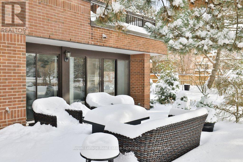 102 - 100 Lakeshore Road E, Oakville, Ontario  L6J 6M9 - Photo 38 - W12752230