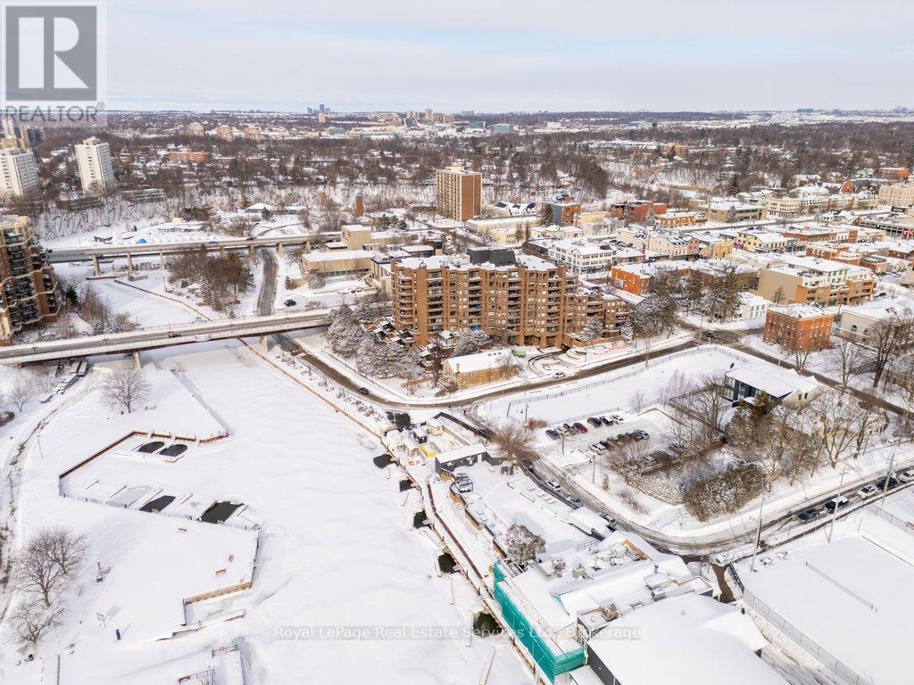 102 - 100 Lakeshore Road E, Oakville, Ontario  L6J 6M9 - Photo 41 - W12752230