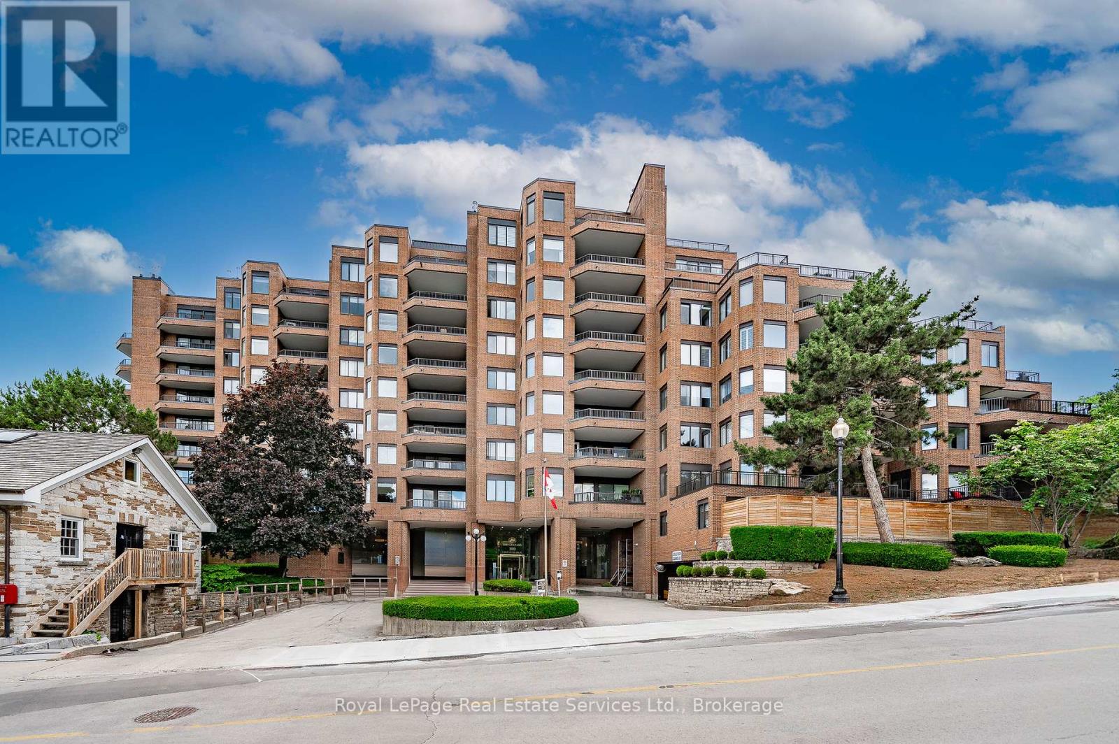 102 - 100 Lakeshore Road E, Oakville, Ontario  L6J 6M9 - Photo 43 - W12752230