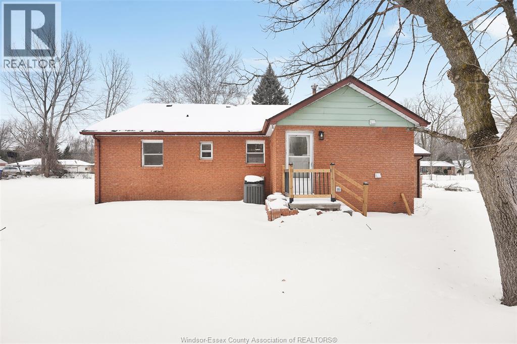 1561 Armanda Street, Windsor, Ontario  N9C 3X1 - Photo 5 - 26002437