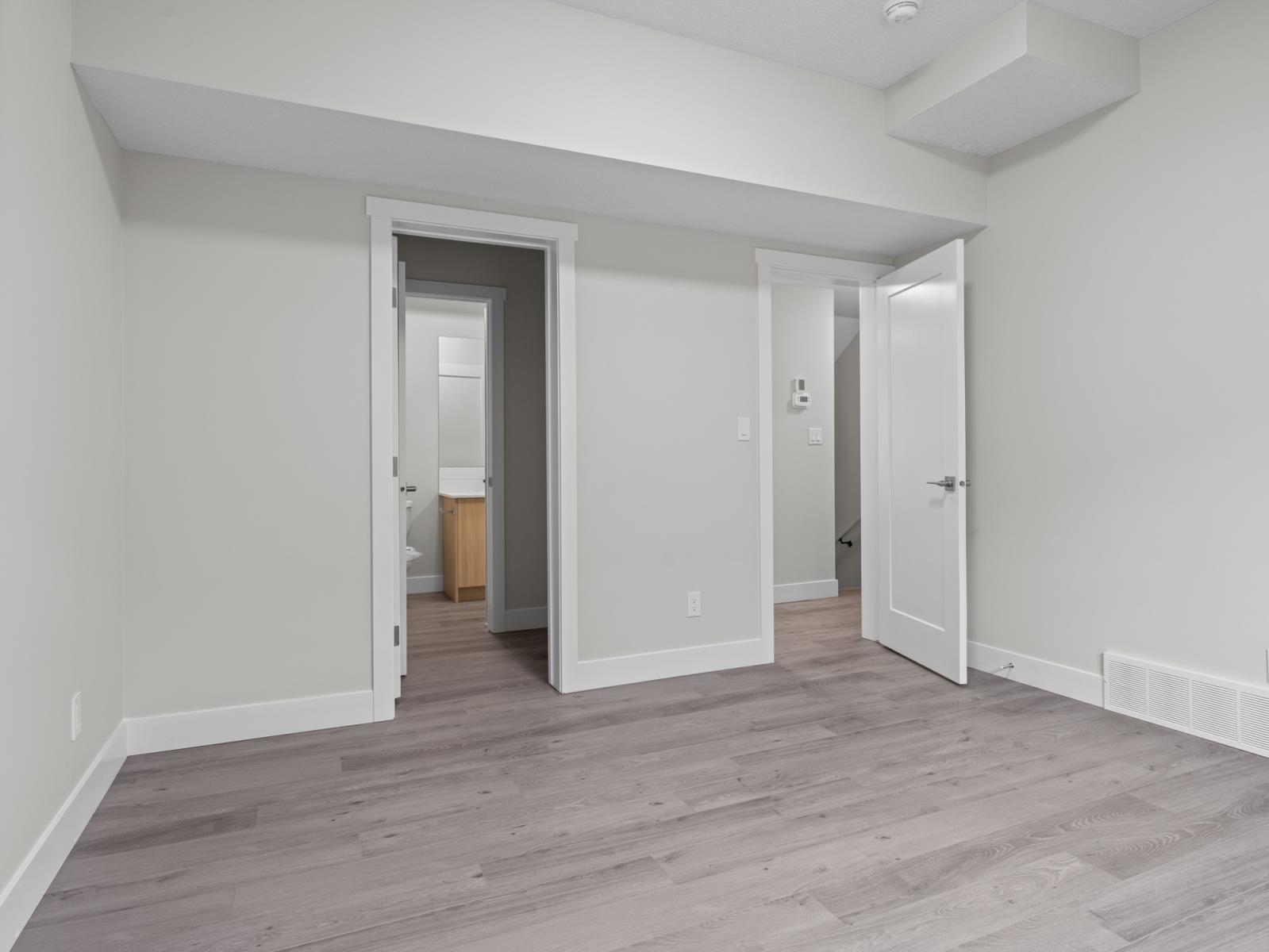 12007  106 Street, Edmonton, Alberta  T5G 2R5 - Photo 10 - 43690214