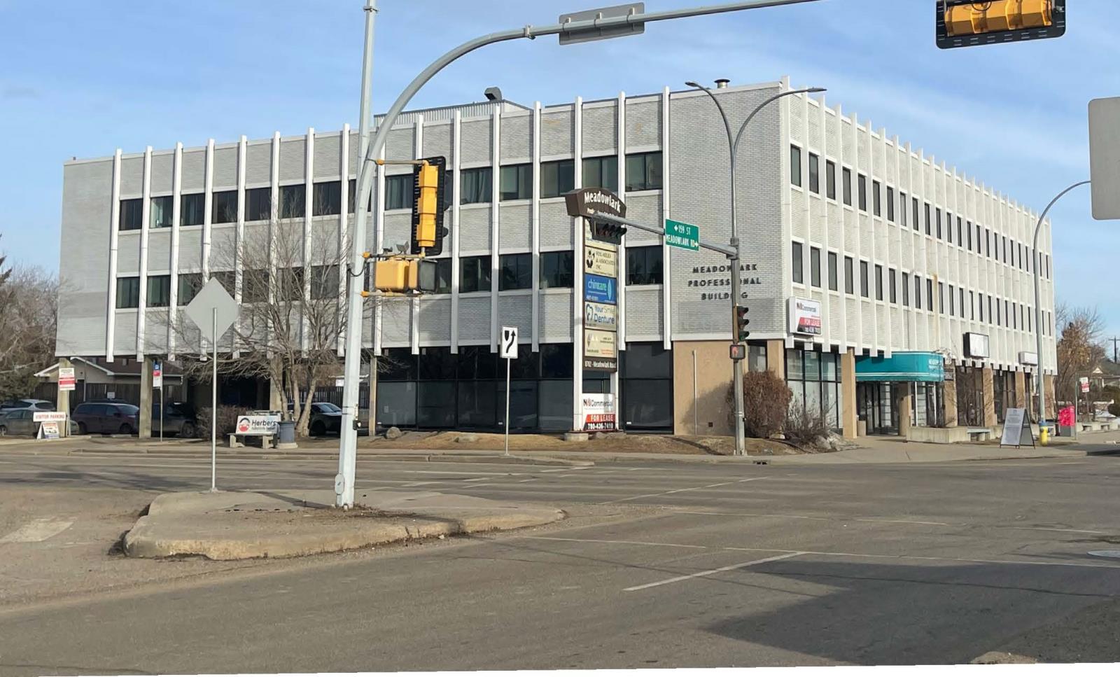 8702  Meadowlark Road, Edmonton, Alberta  T5R 5W4 - Photo 4 - 43691329