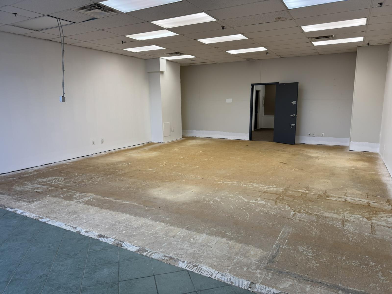 100 4910  50 Avenue, Cold Lake, Alberta  T9M 0G1 - Photo 2 - 43904381