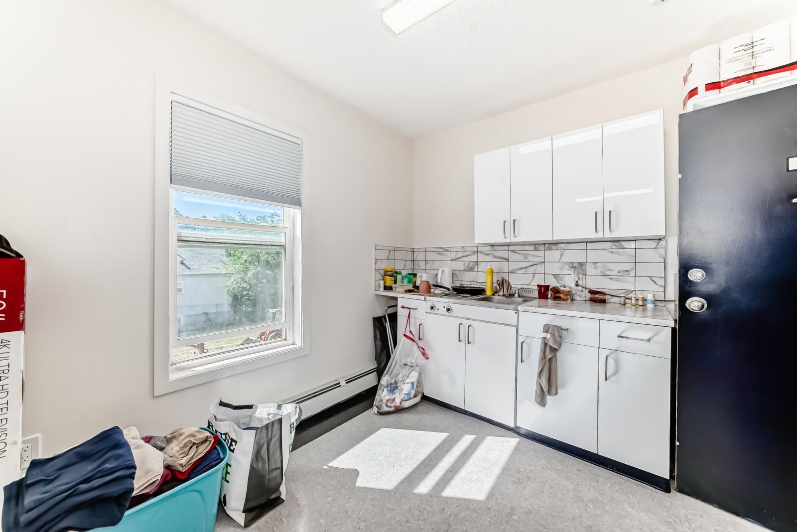 10732  96 Street, Edmonton, Alberta  T5H 2J6 - Photo 4 - 43869254