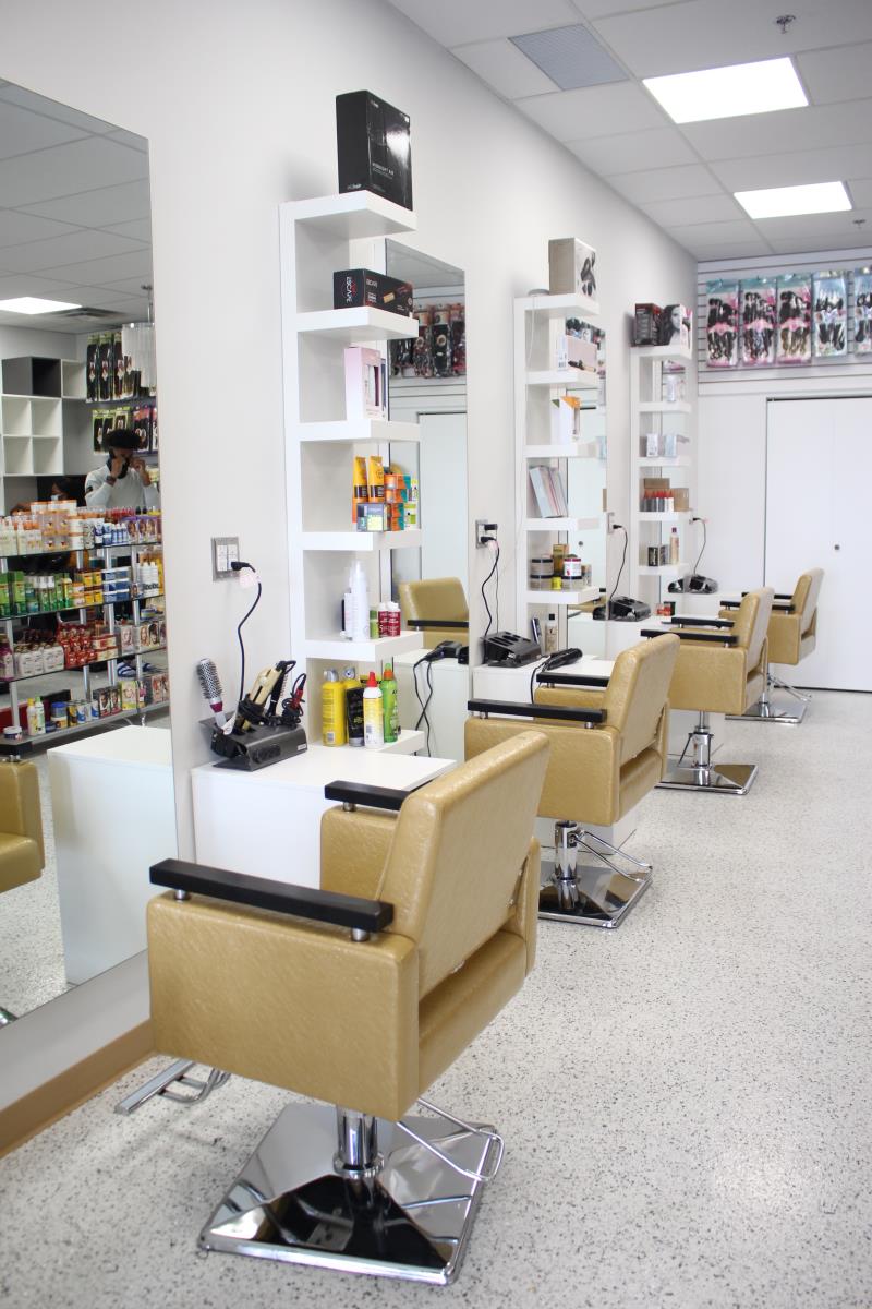 3017  66 St Nw, Edmonton, Alberta  T6K 4B2 - Photo 2 - 43825034