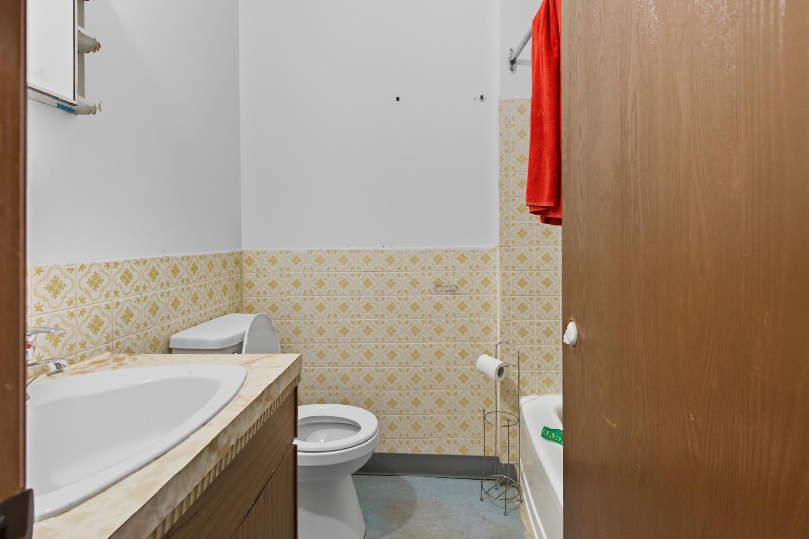 10665  96 St Nw, Edmonton, Alberta  T5H 2J3 - Photo 7 - 43870856