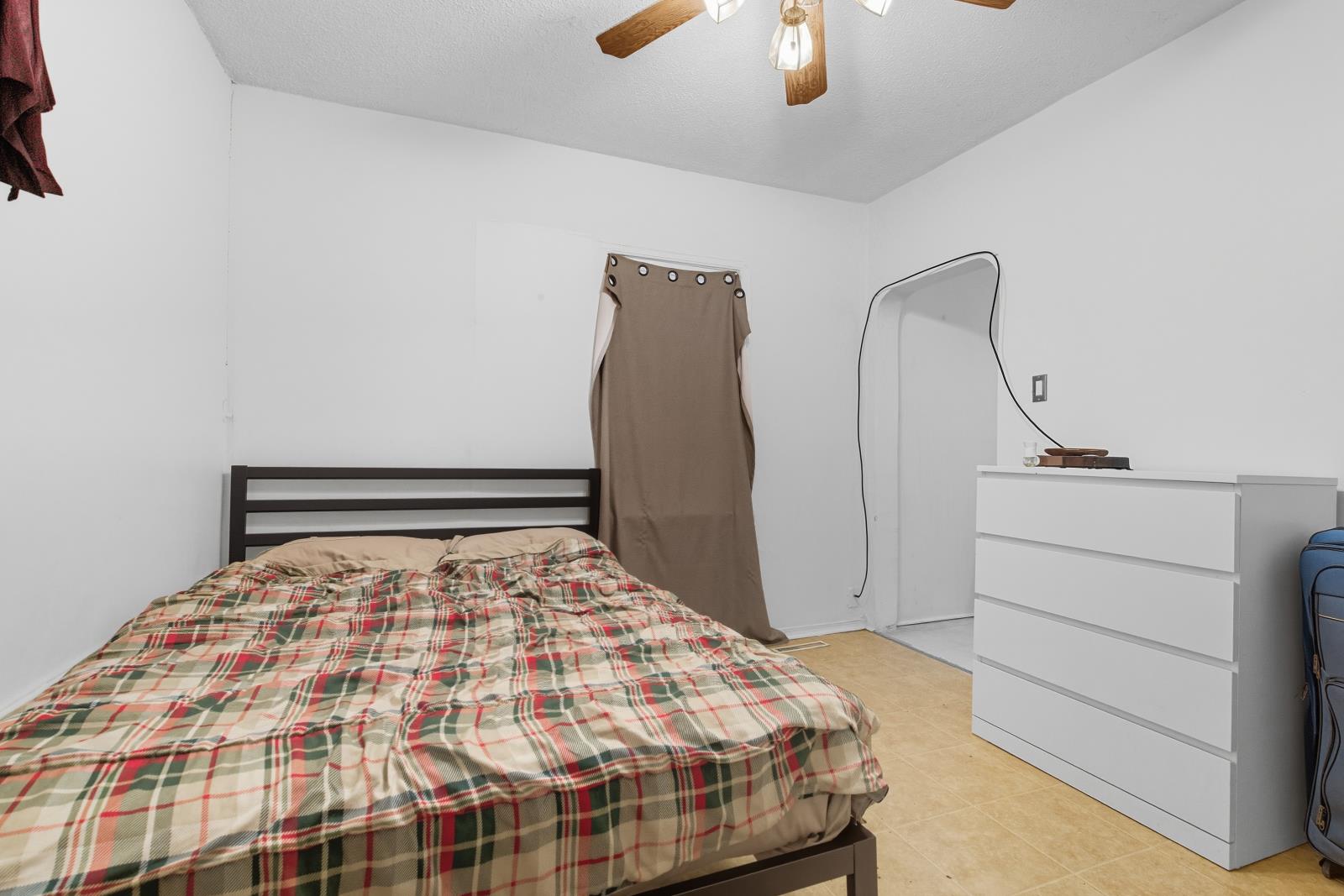 9519  103 Avenue, Edmonton, Alberta  T5H 0S8 - Photo 11 - 43868581