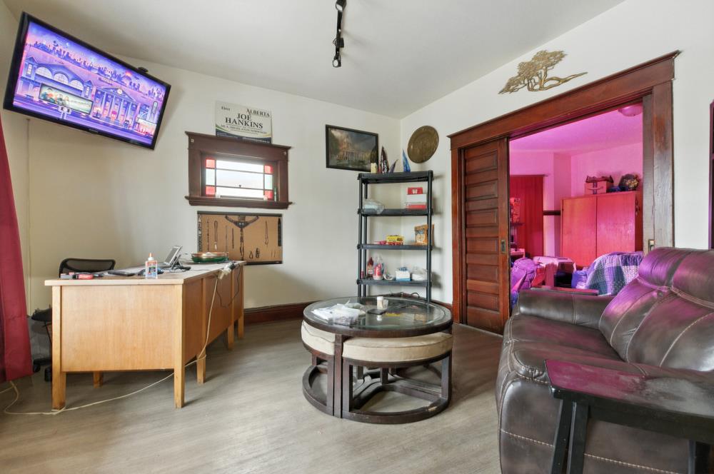 10256  95 St, Edmonton, Alberta  T5H 0G1 - Photo 5 - 43869203