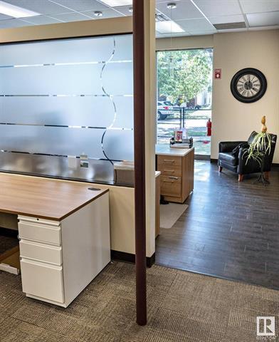 9928  81 Avenue, Edmonton, Alberta  T6E 1W6 - Photo 6 - 43880100