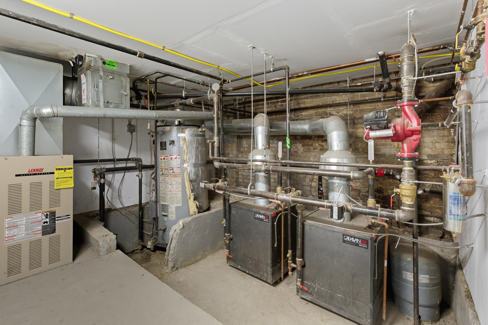 10665  96 St Nw, Edmonton, Alberta  T5H 2J3 - Photo 18 - 43870856