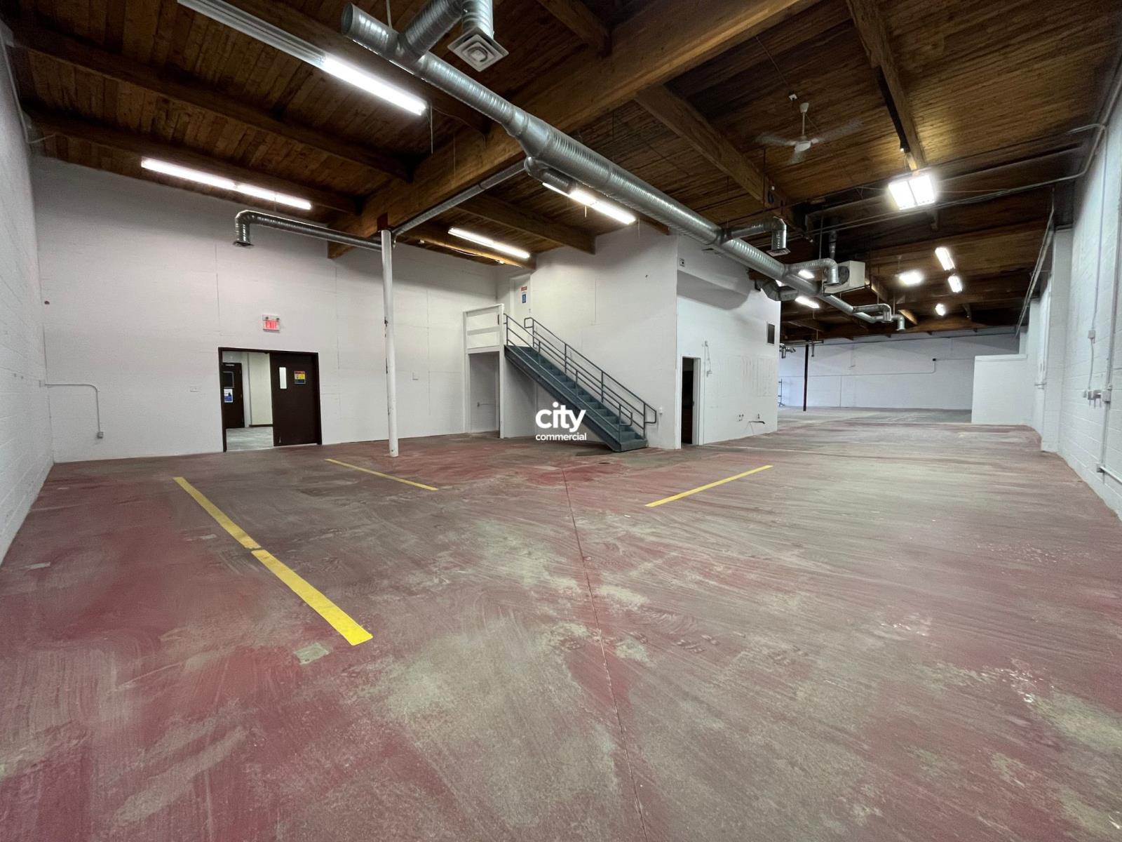 7620  Yellowhead Trail Nw, Edmonton, Alberta  T5B 1G3 - Photo 3 - 43933957