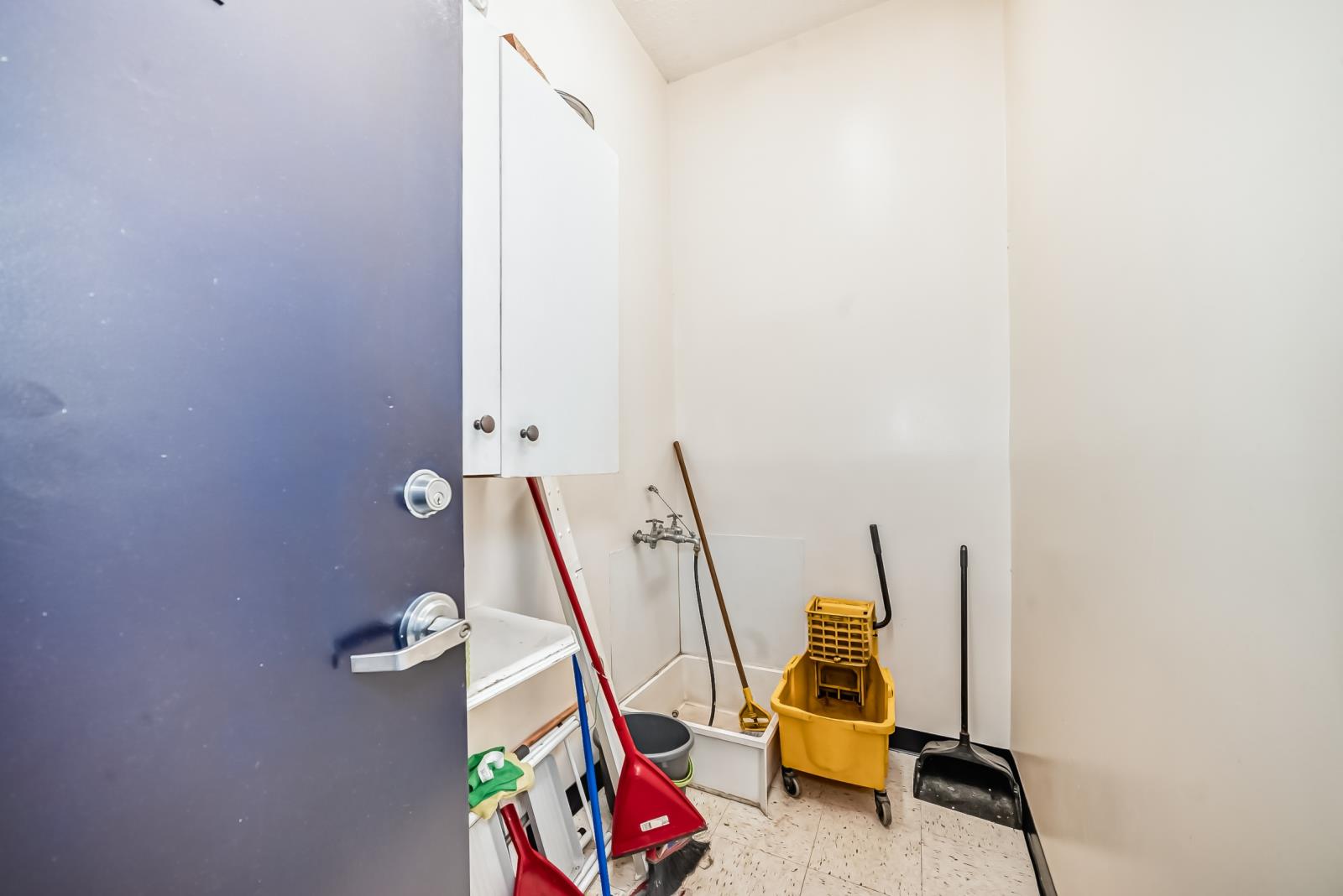 10732  96 Street, Edmonton, Alberta  T5H 2J6 - Photo 17 - 43869254