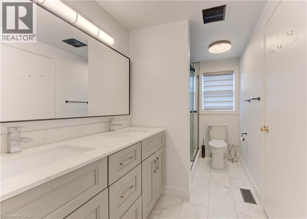 916 Veronica Court, Kitchener, Ontario  N2A 4G4 - Photo 17 - 40802184