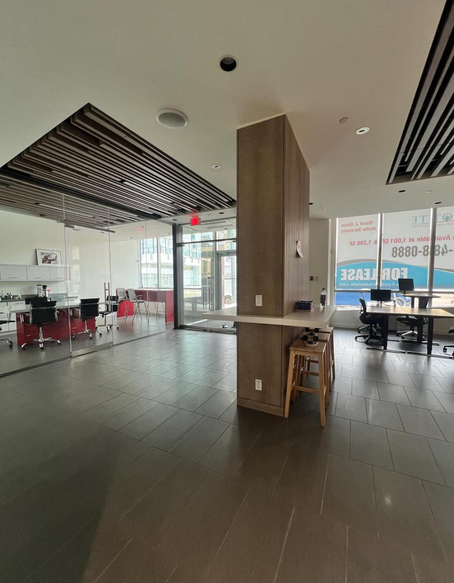 11956  Jasper Avenue Nw, Edmonton, Alberta  T5K 0P1 - Photo 3 - 43972688