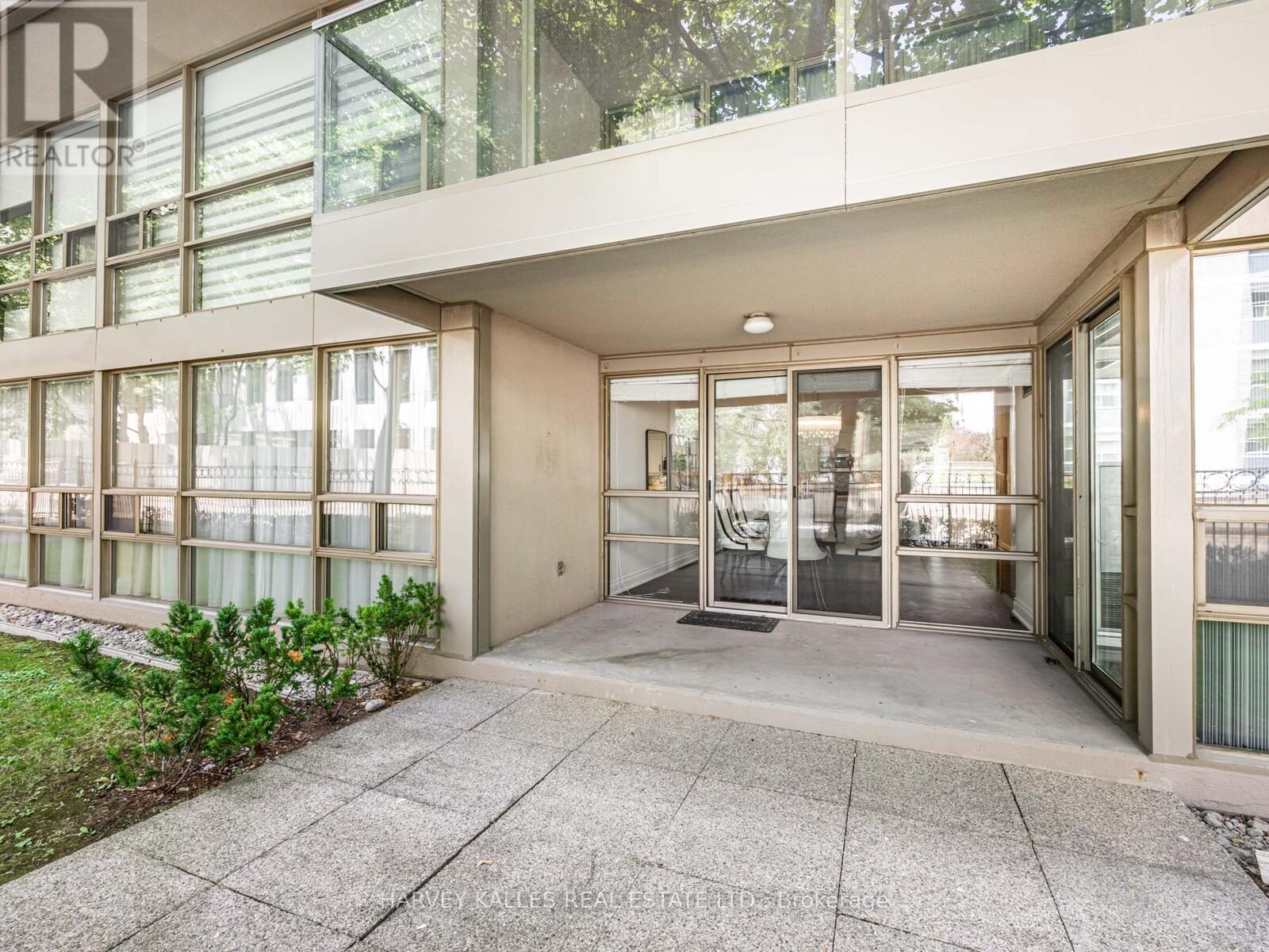 108 - 18 Lower Village Gate, Toronto, Ontario M5P 3M1 - Photo 2 - C12752312