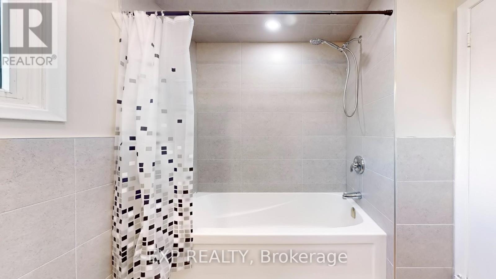 2 - 477a Cosburn Avenue, Toronto, Ontario  M4J 2N6 - Photo 19 - E12752284