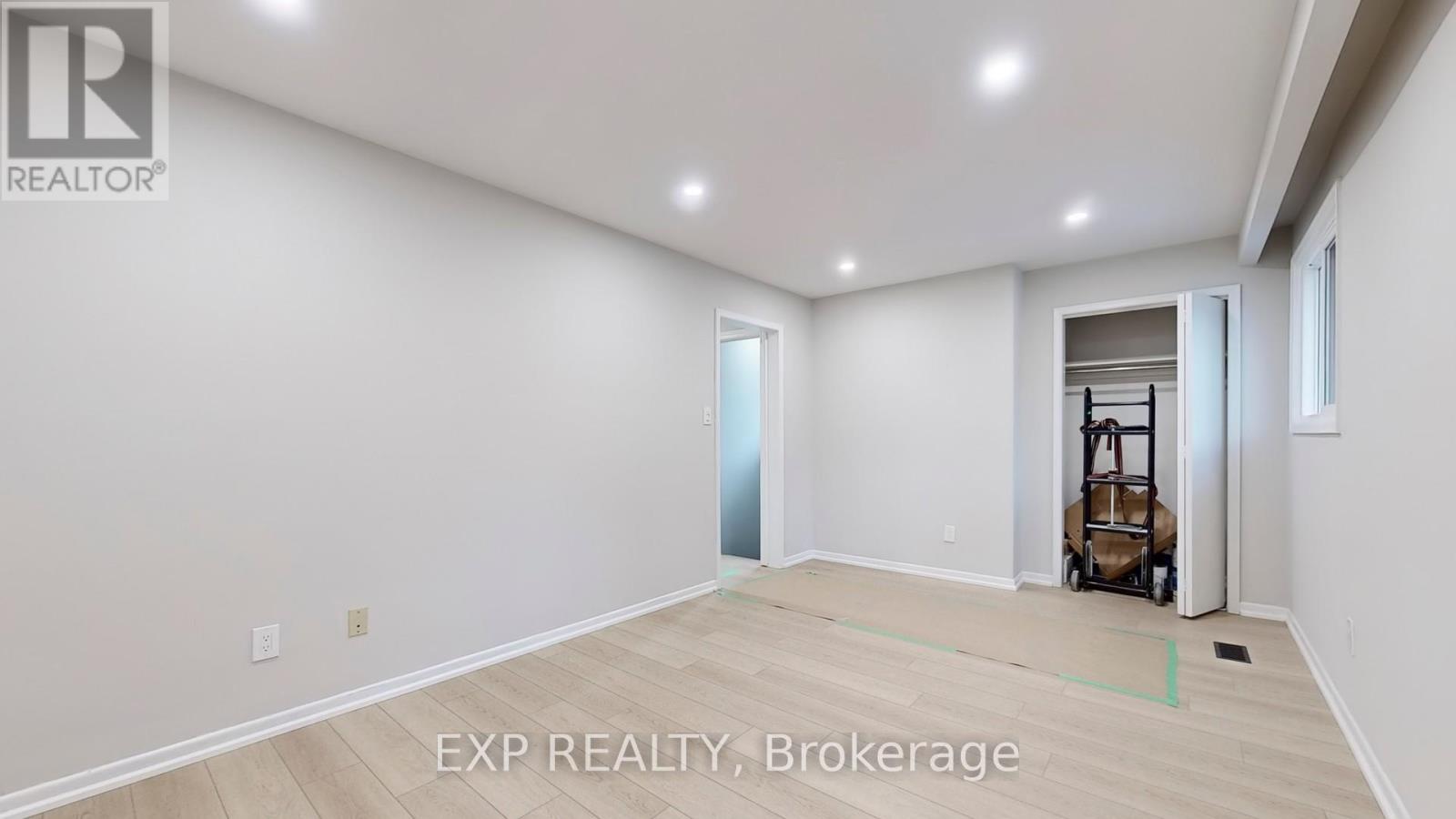 2 - 477a Cosburn Avenue, Toronto, Ontario  M4J 2N6 - Photo 8 - E12752284