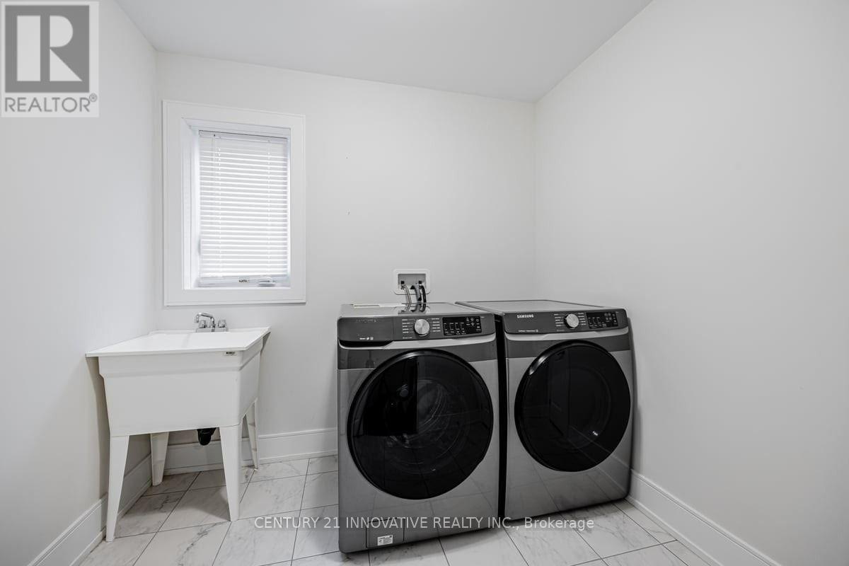 1042 Kingpeak Crescent, Pickering, Ontario  L1X 0H3 - Photo 19 - E12752322