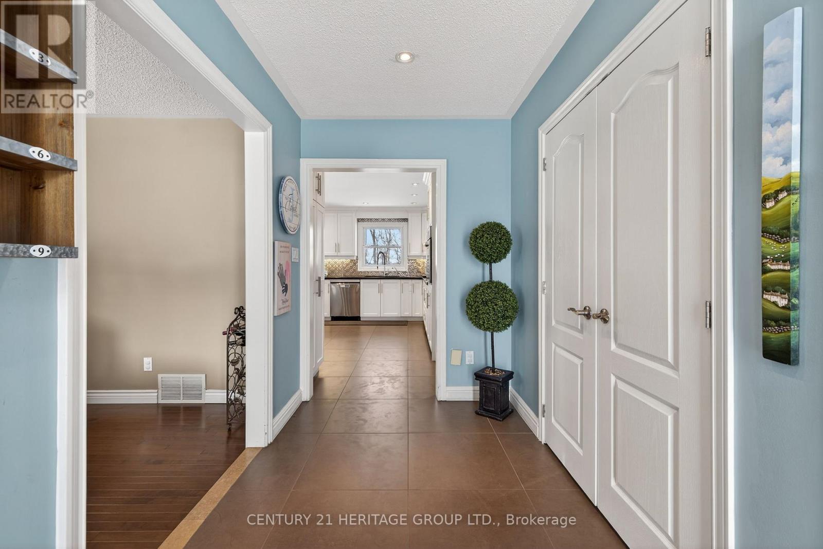 19732 York Durham Line, East Gwillimbury, Ontario  L0G 1M0 - Photo 5 - N12752294