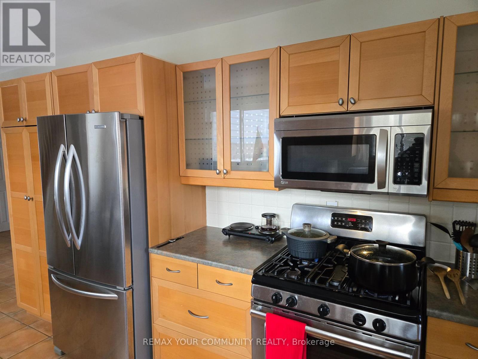 Main Floor - 18 Collins Crescent, Aurora, Ontario  L4G 2W2 - Photo 11 - N12752306