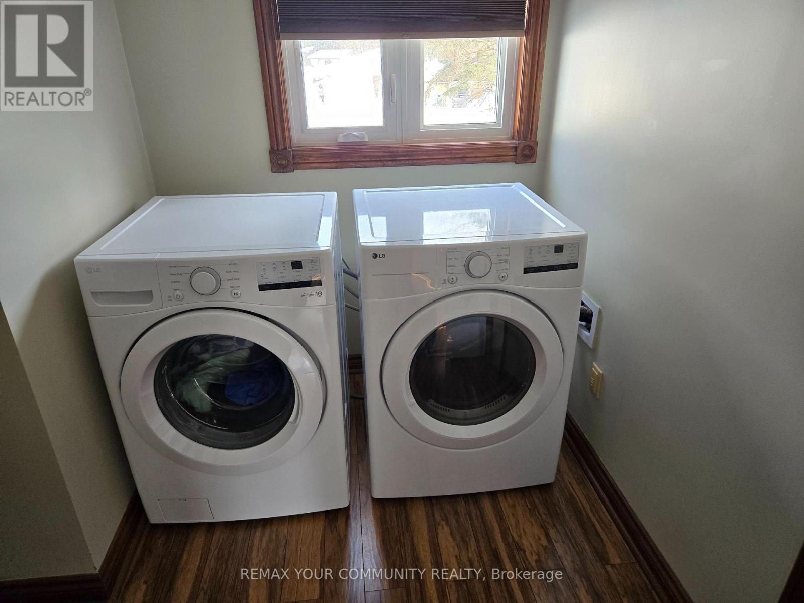 Main Floor - 18 Collins Crescent, Aurora, Ontario  L4G 2W2 - Photo 17 - N12752306