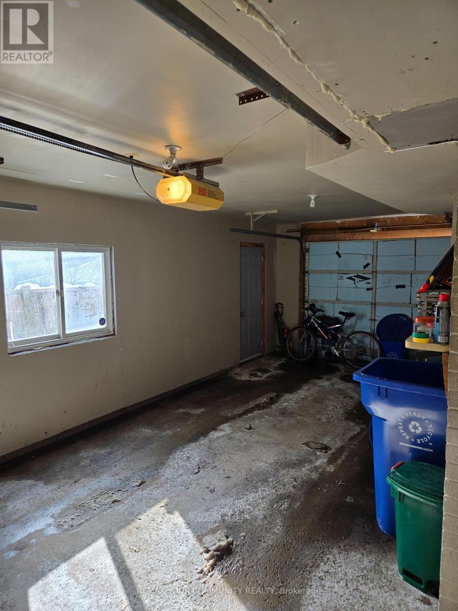 Main Floor - 18 Collins Crescent, Aurora, Ontario  L4G 2W2 - Photo 19 - N12752306