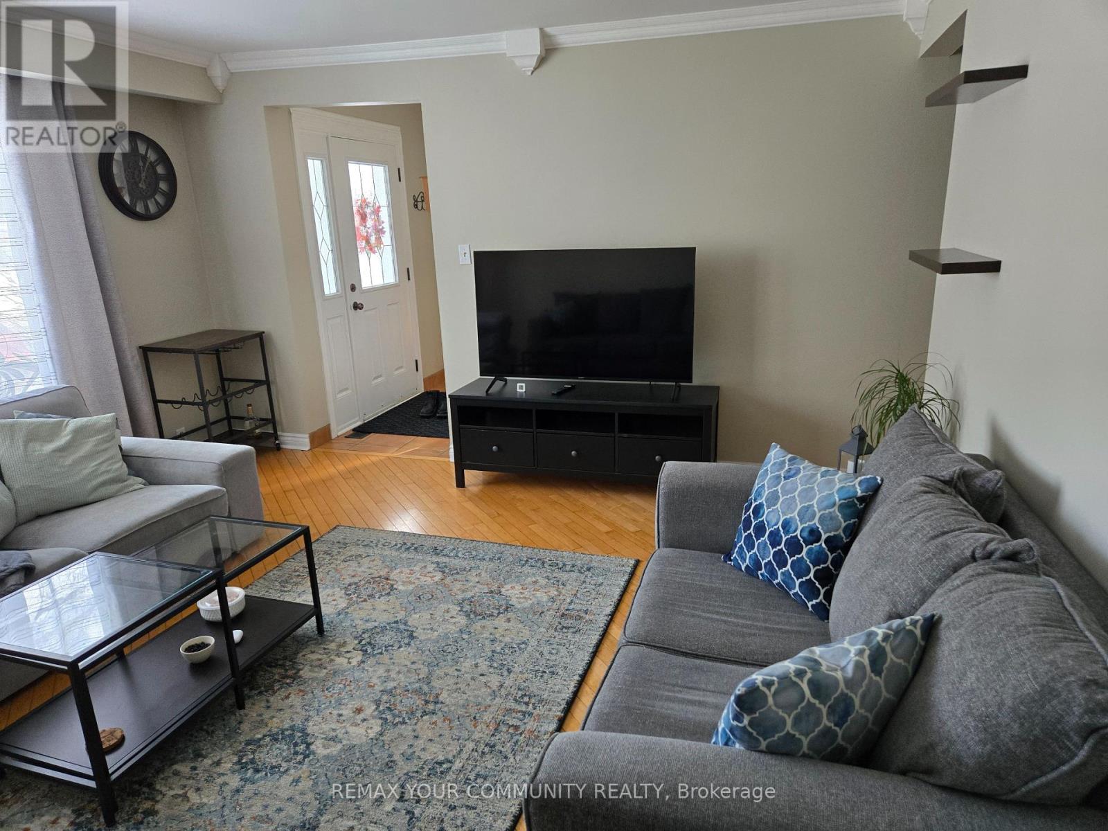 Main Floor - 18 Collins Crescent, Aurora, Ontario  L4G 2W2 - Photo 5 - N12752306