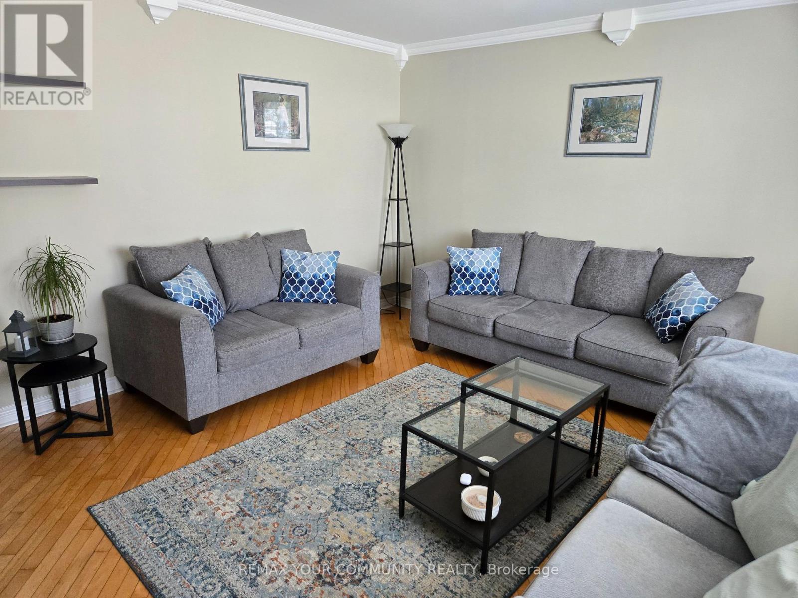 Main Floor - 18 Collins Crescent, Aurora, Ontario  L4G 2W2 - Photo 6 - N12752306