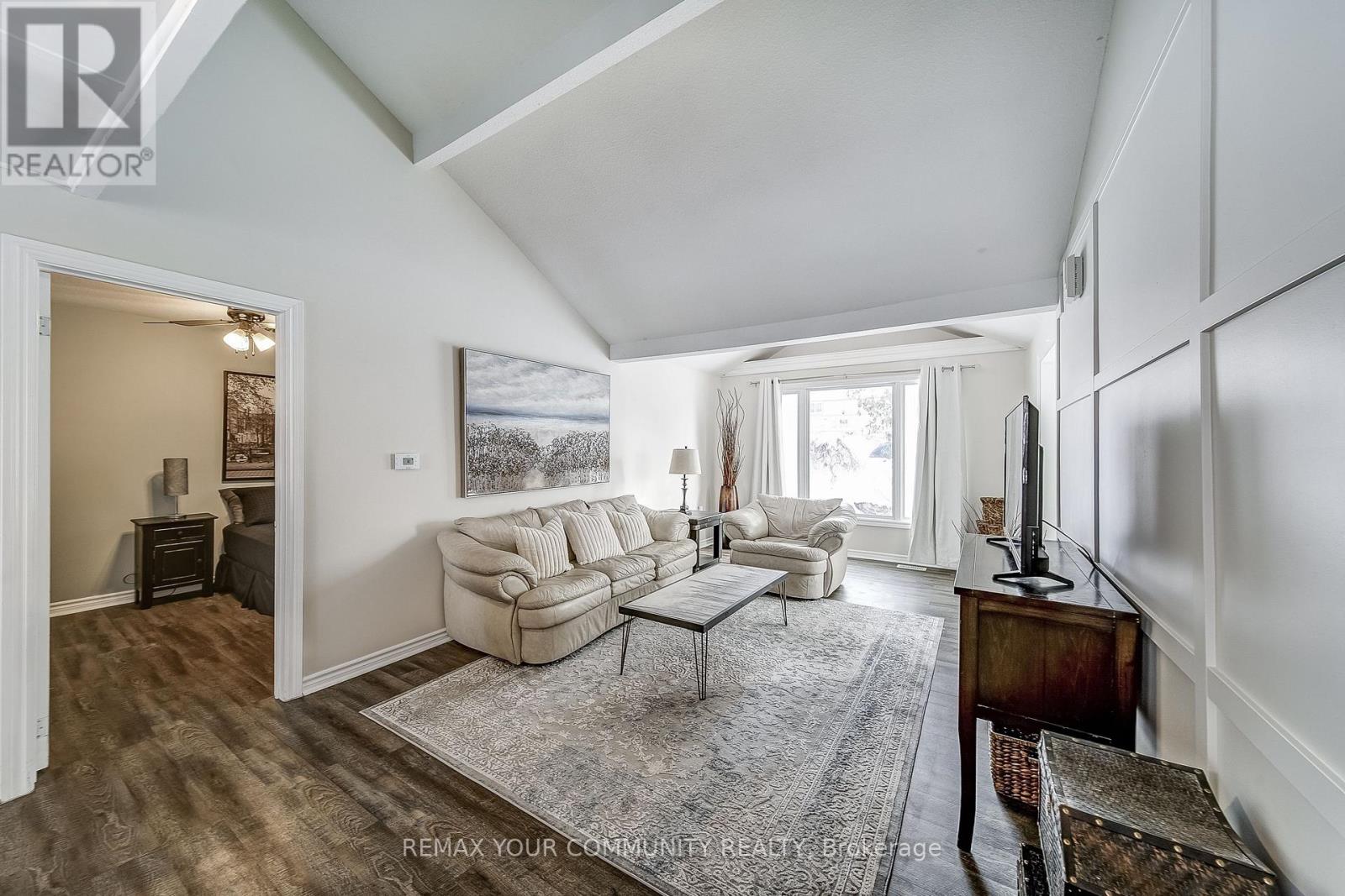 244 Cedarholme Avenue, Georgina, Ontario  L4P 2W4 - Photo 15 - N12752342