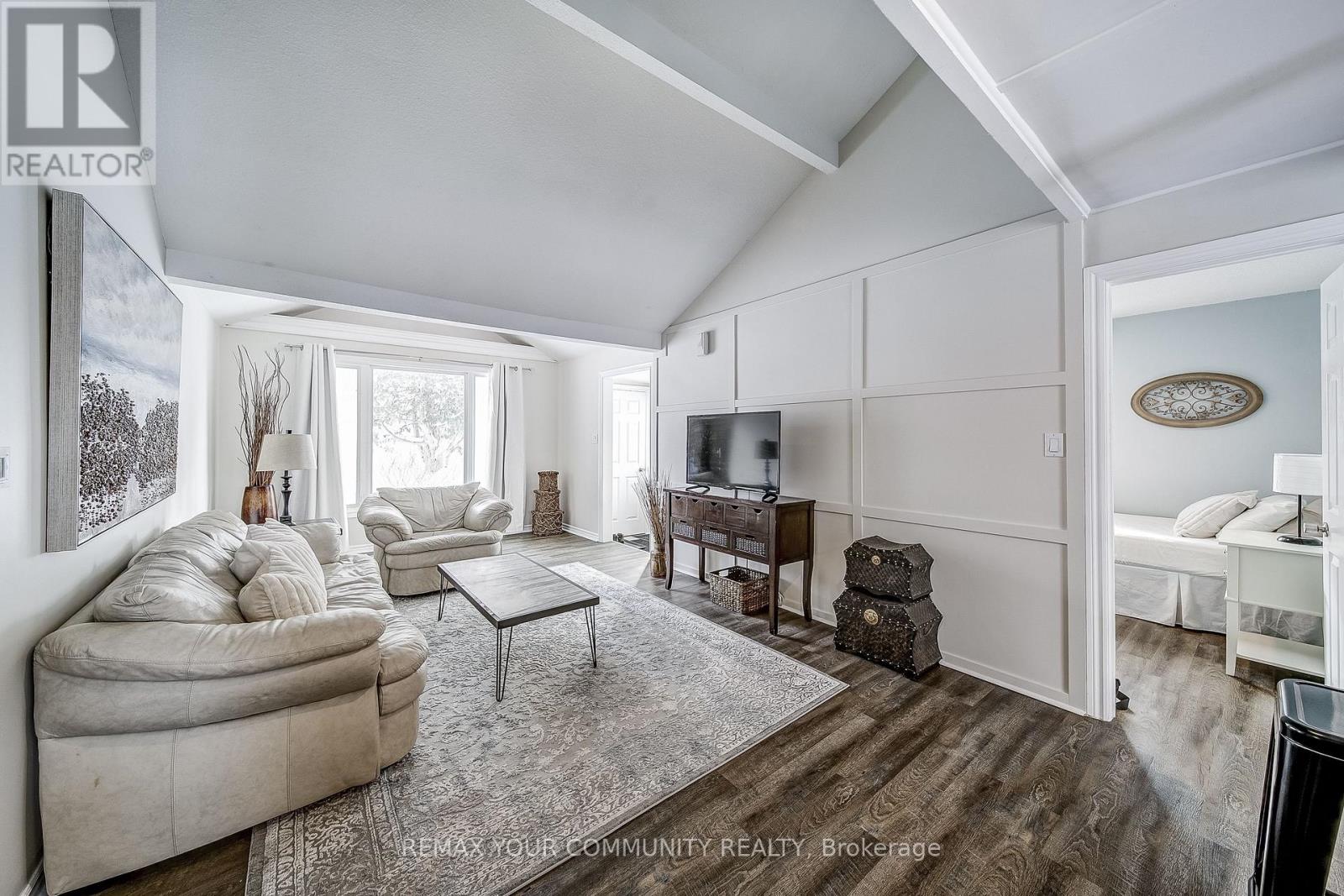 244 Cedarholme Avenue, Georgina, Ontario  L4P 2W4 - Photo 17 - N12752342