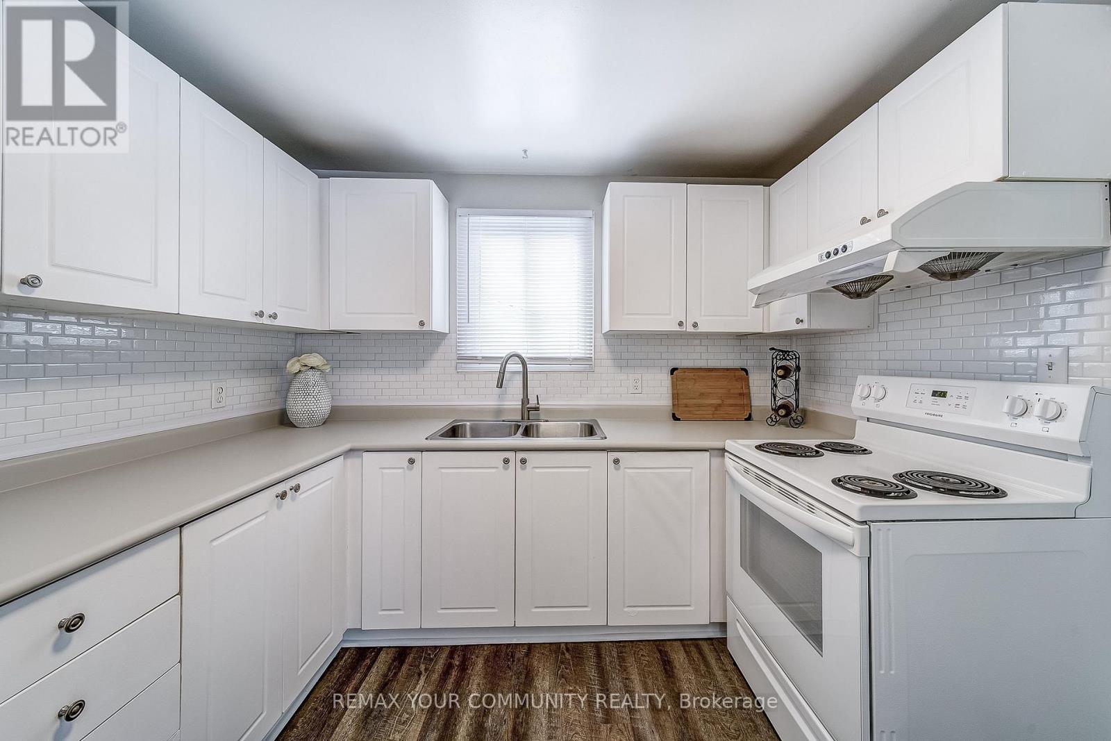 244 Cedarholme Avenue, Georgina, Ontario  L4P 2W4 - Photo 25 - N12752342