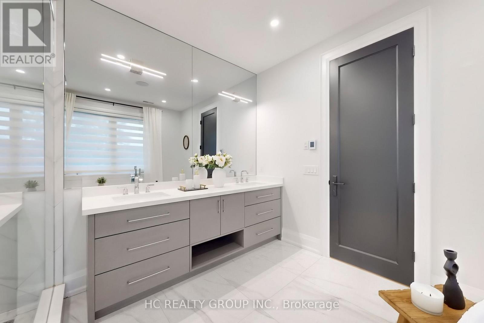 6077 Hillsdale Drive, Whitchurch-Stouffville, Ontario  L4A 3B7 - Photo 27 - N12752370