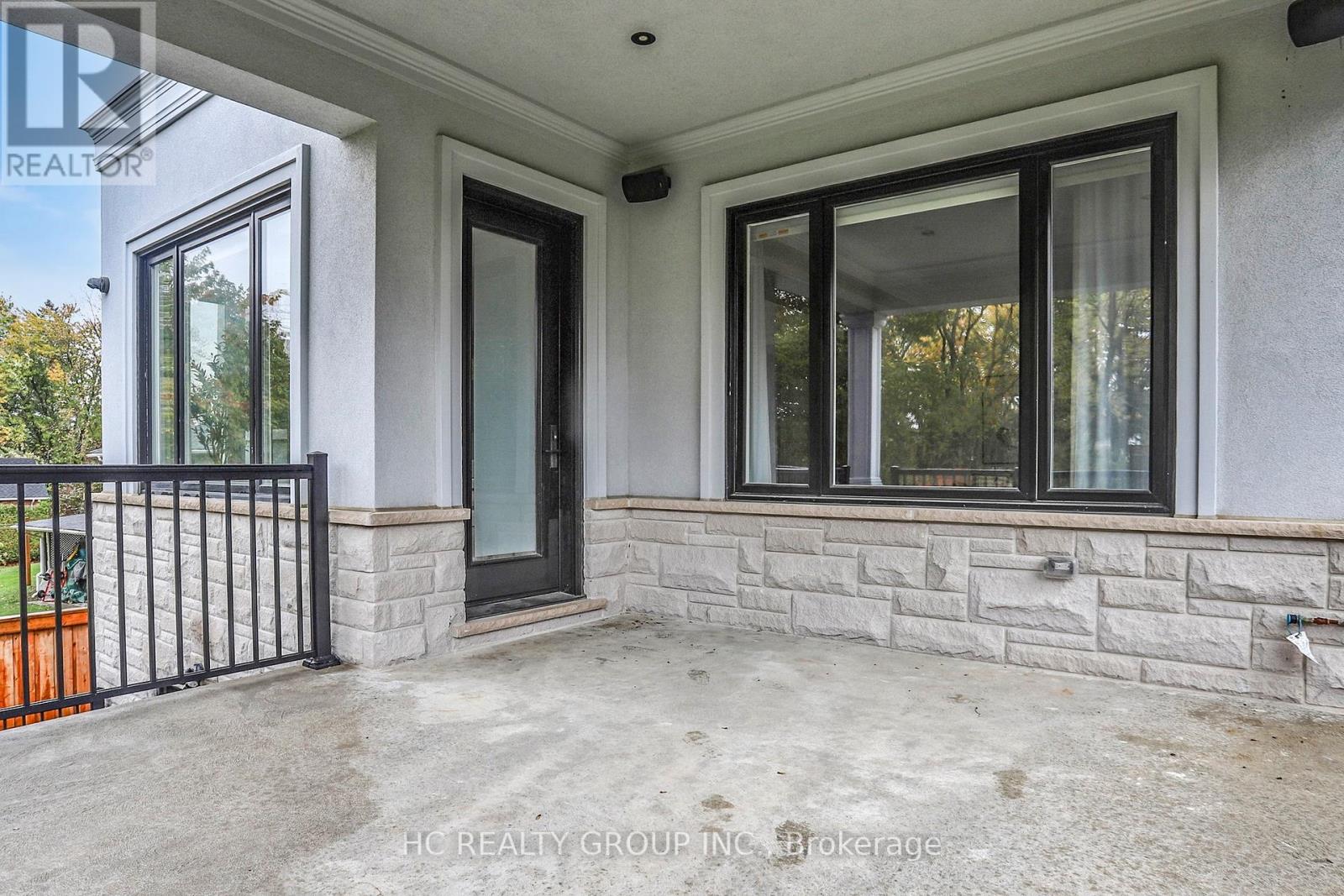 6077 Hillsdale Drive, Whitchurch-Stouffville, Ontario  L4A 3B7 - Photo 46 - N12752370