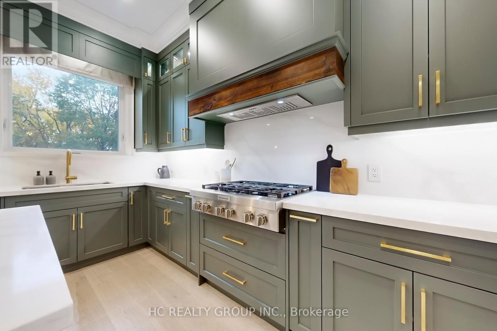 6077 Hillsdale Drive, Whitchurch-Stouffville, Ontario  L4A 3B7 - Photo 9 - N12752370