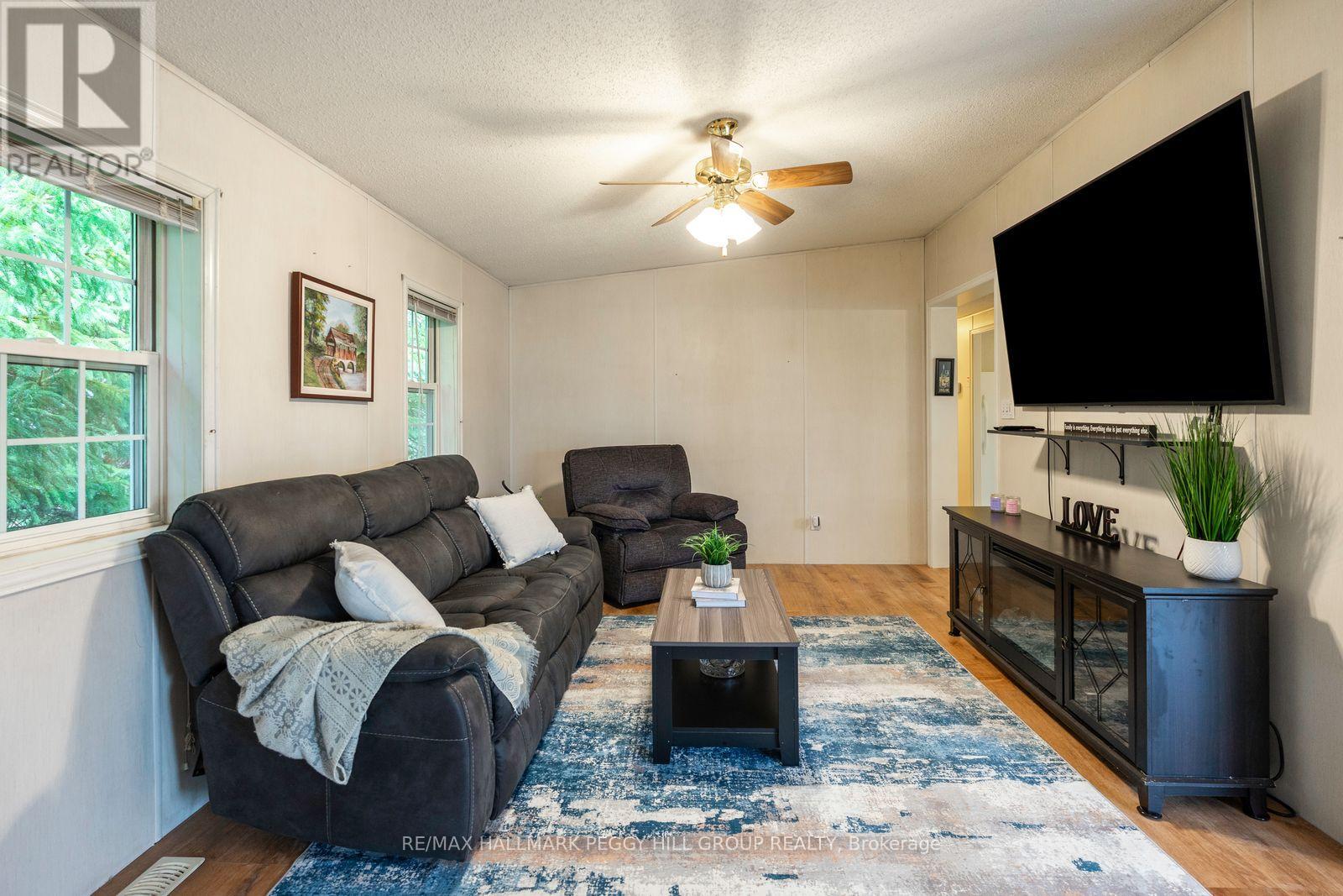 30 Jane Street, Oro-Medonte, Ontario  L3V 0P9 - Photo 4 - S12752254