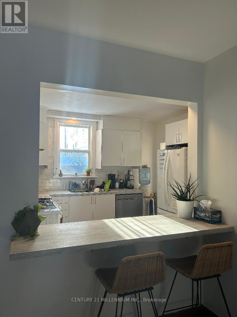 68 Victor Avenue, Toronto, Ontario  M8V 2L9 - Photo 10 - W12752262