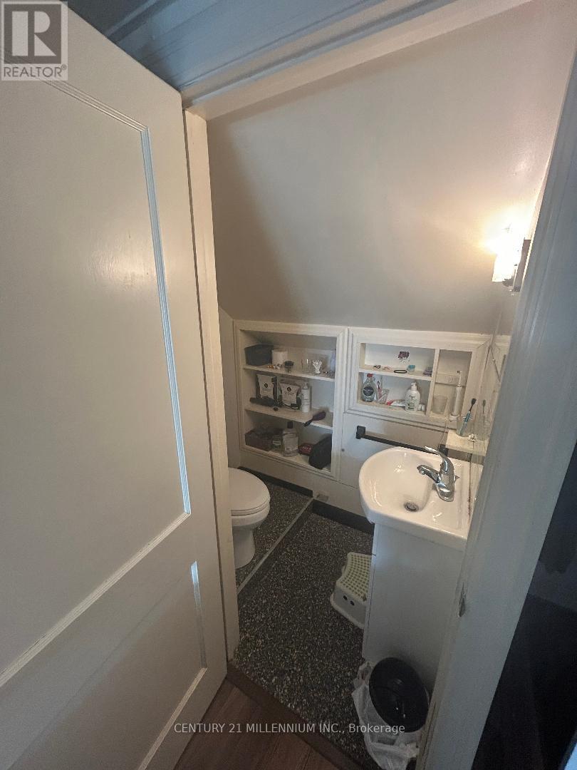 68 Victor Avenue, Toronto, Ontario  M8V 2L9 - Photo 20 - W12752262