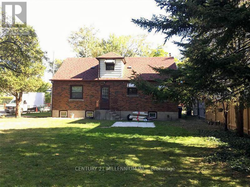 68 Victor Avenue, Toronto, Ontario  M8V 2L9 - Photo 24 - W12752262