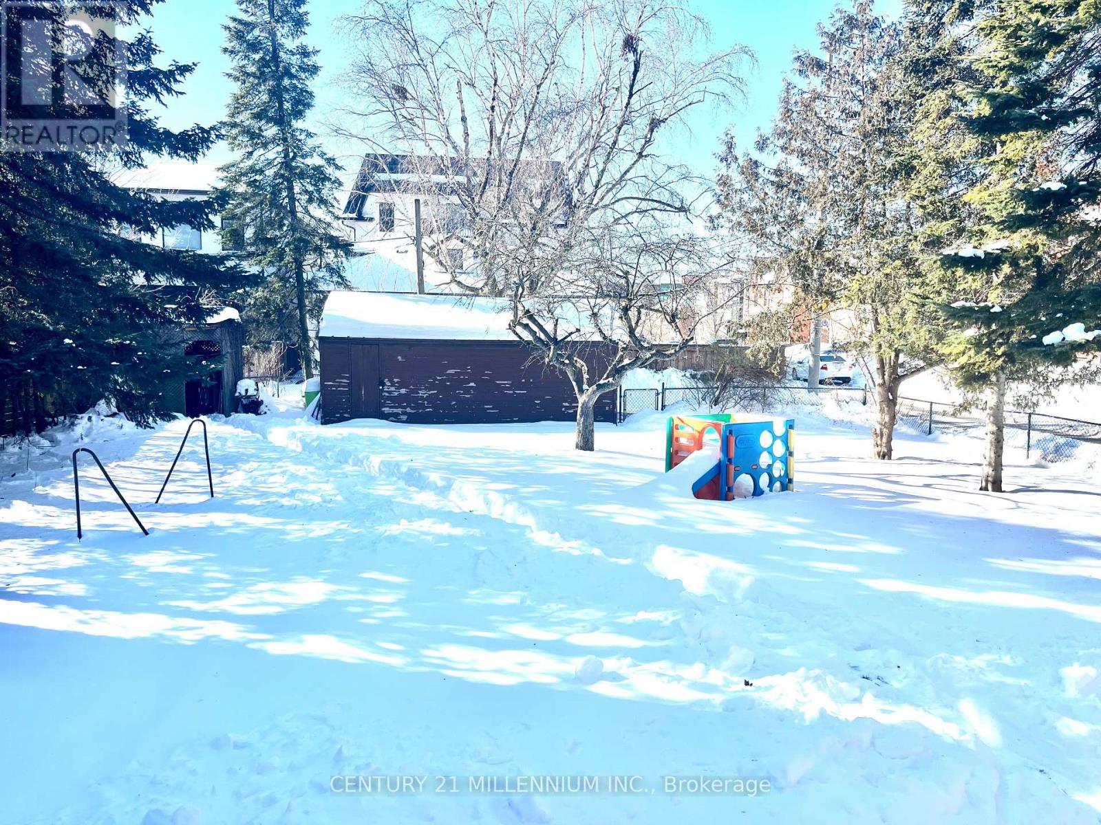 68 Victor Avenue, Toronto, Ontario  M8V 2L9 - Photo 26 - W12752262