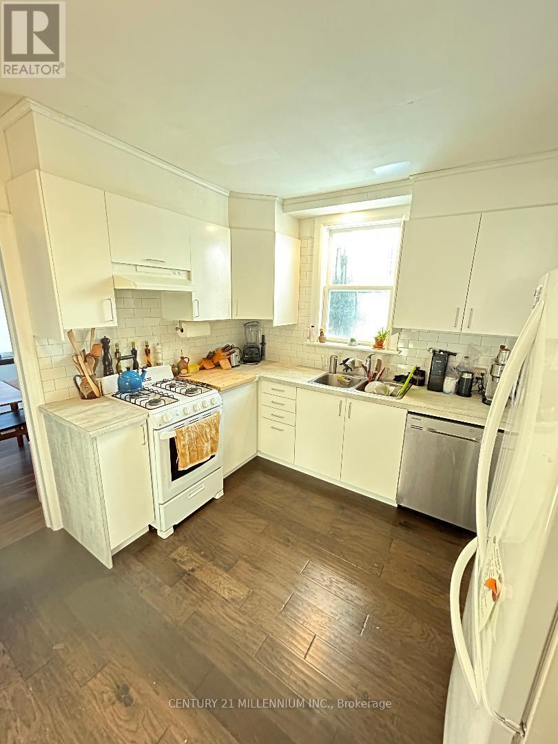 68 Victor Avenue, Toronto, Ontario  M8V 2L9 - Photo 9 - W12752262