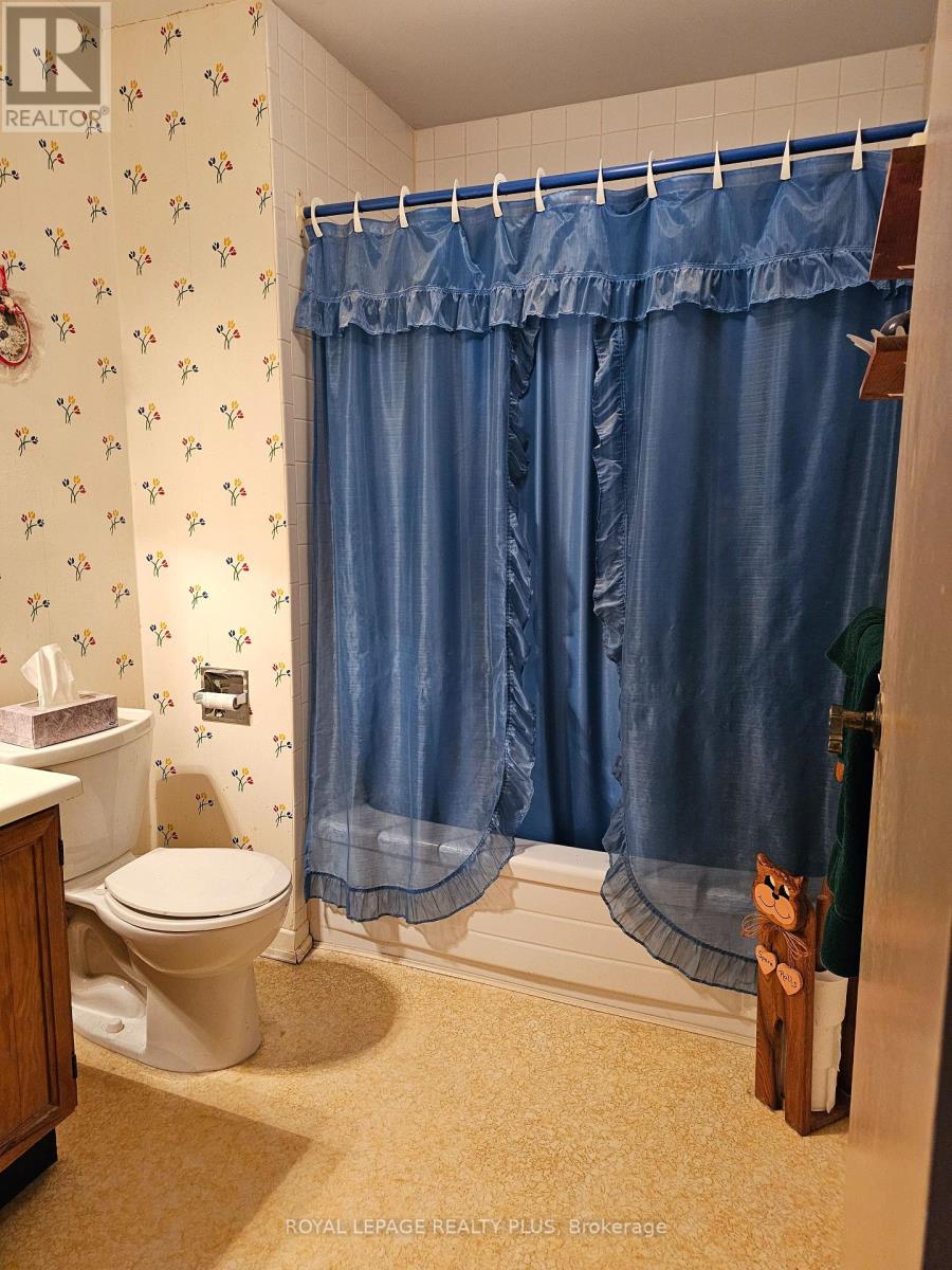 4170 Treetop Crescent, Mississauga, Ontario  L5L 2L9 - Photo 17 - W12752316