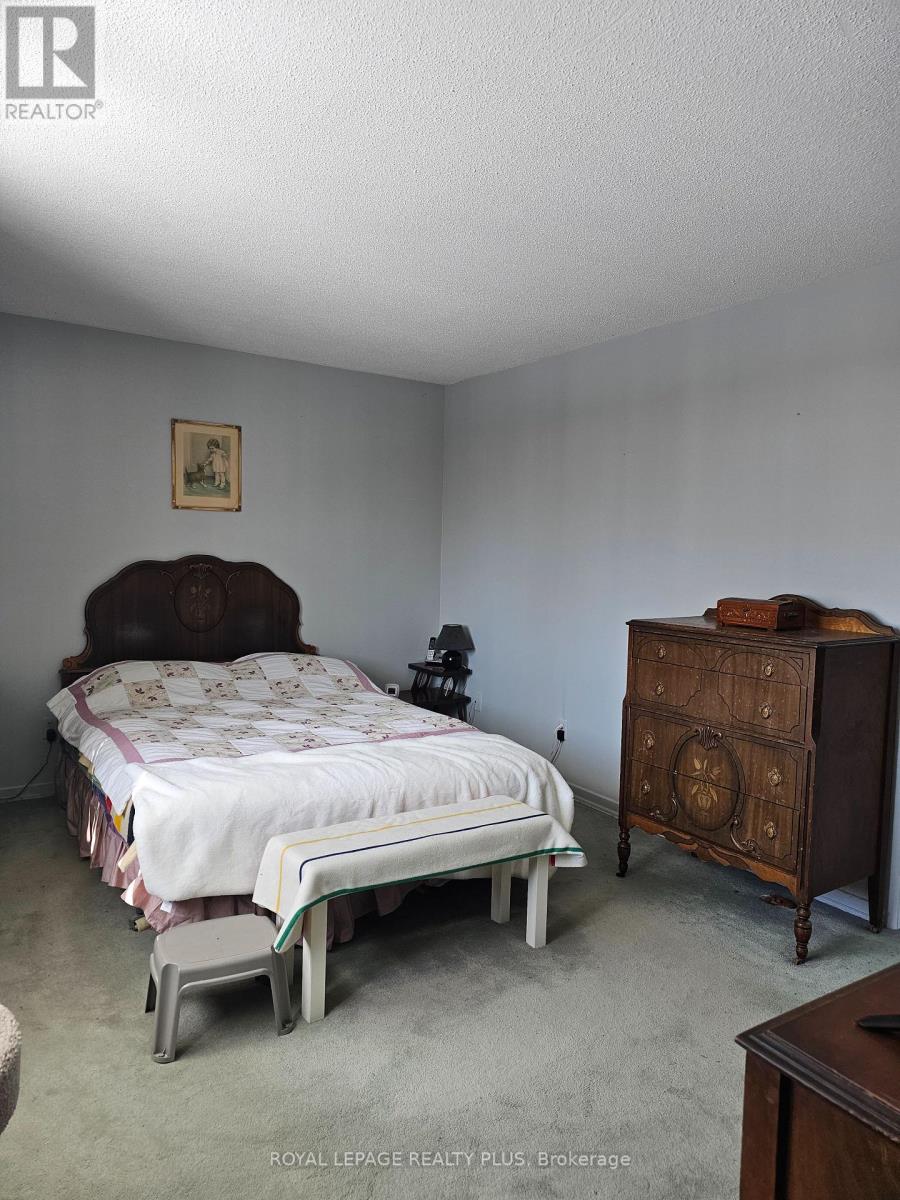 4170 Treetop Crescent, Mississauga, Ontario  L5L 2L9 - Photo 19 - W12752316