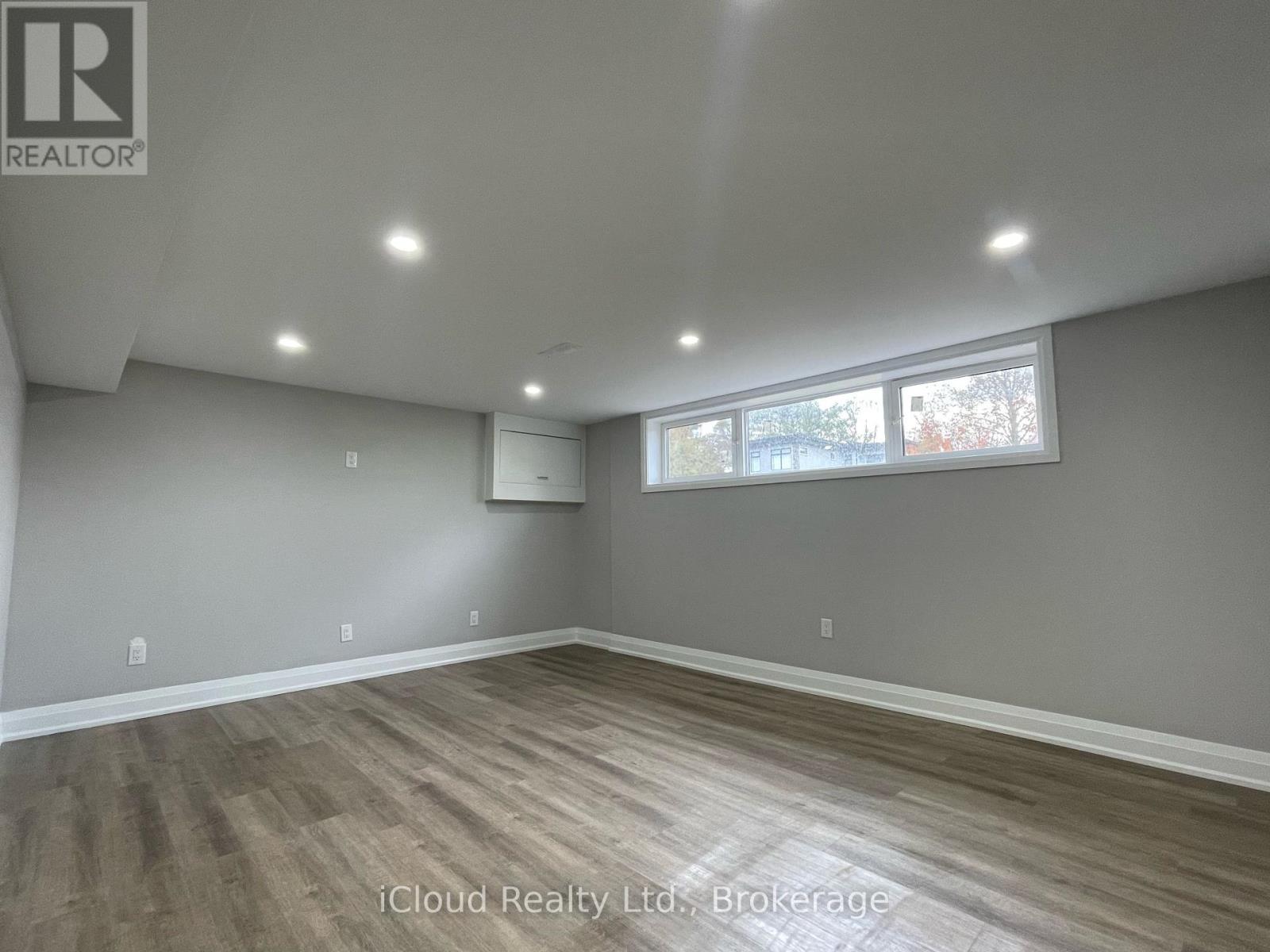 Basement - 22 Decarie Circle, Toronto, Ontario  M9B 3H8 - Photo 3 - W12752336