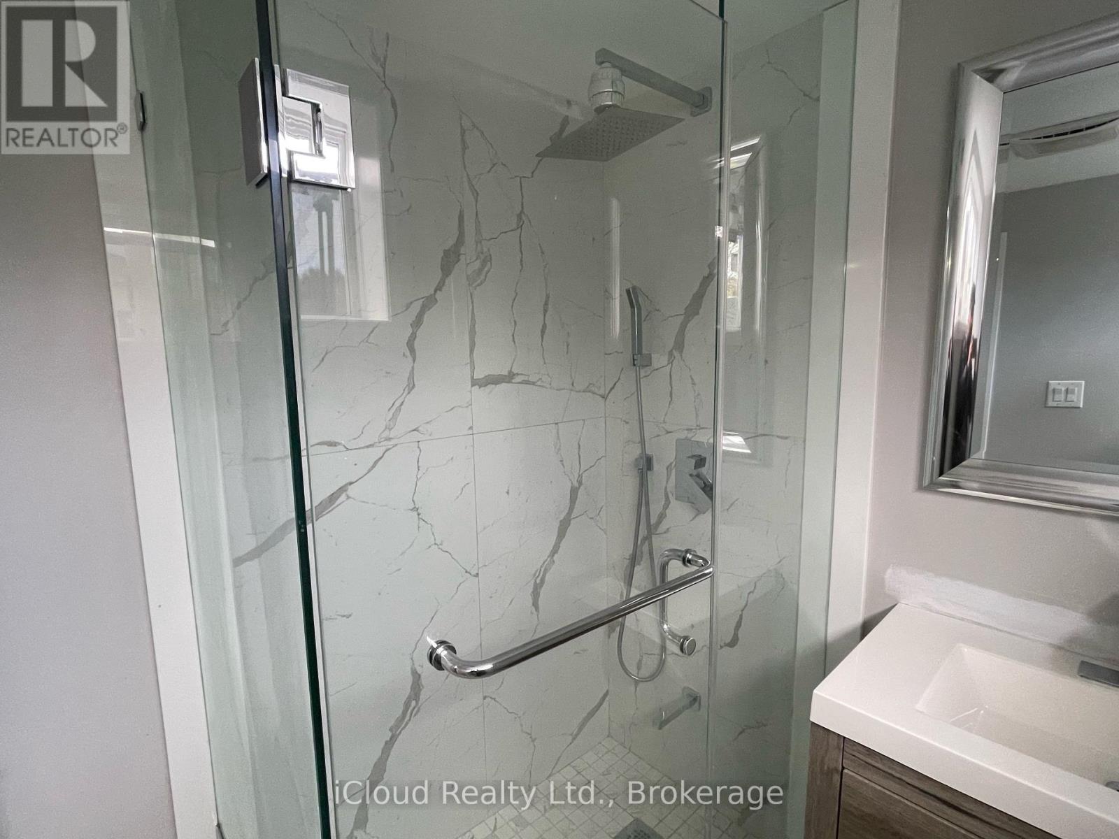 Basement - 22 Decarie Circle, Toronto, Ontario  M9B 3H8 - Photo 5 - W12752336