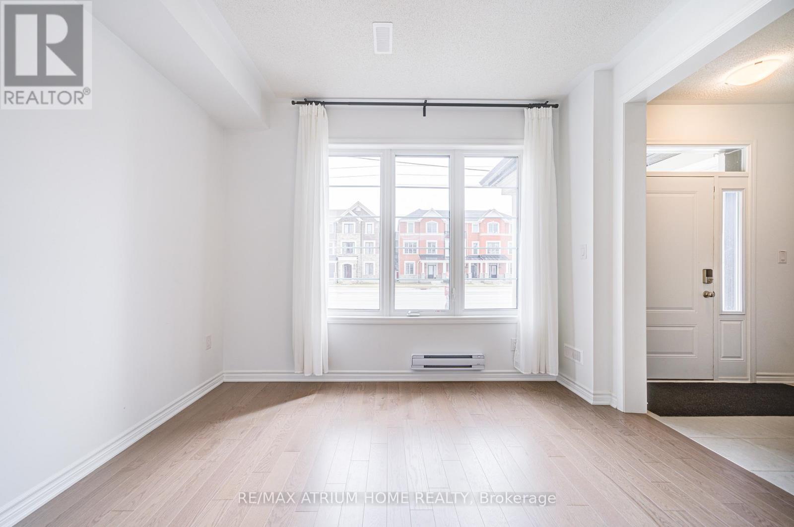 1377 William Halton Parkway, Oakville, Ontario  L6M 5N9 - Photo 2 - W12752340