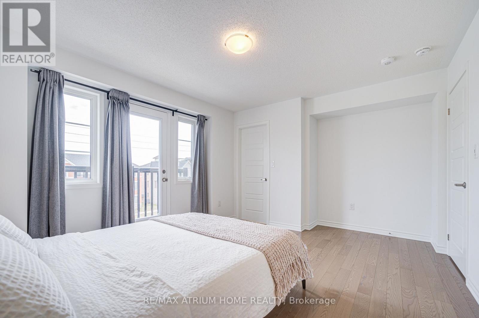 1377 William Halton Parkway, Oakville, Ontario  L6M 5N9 - Photo 31 - W12752340