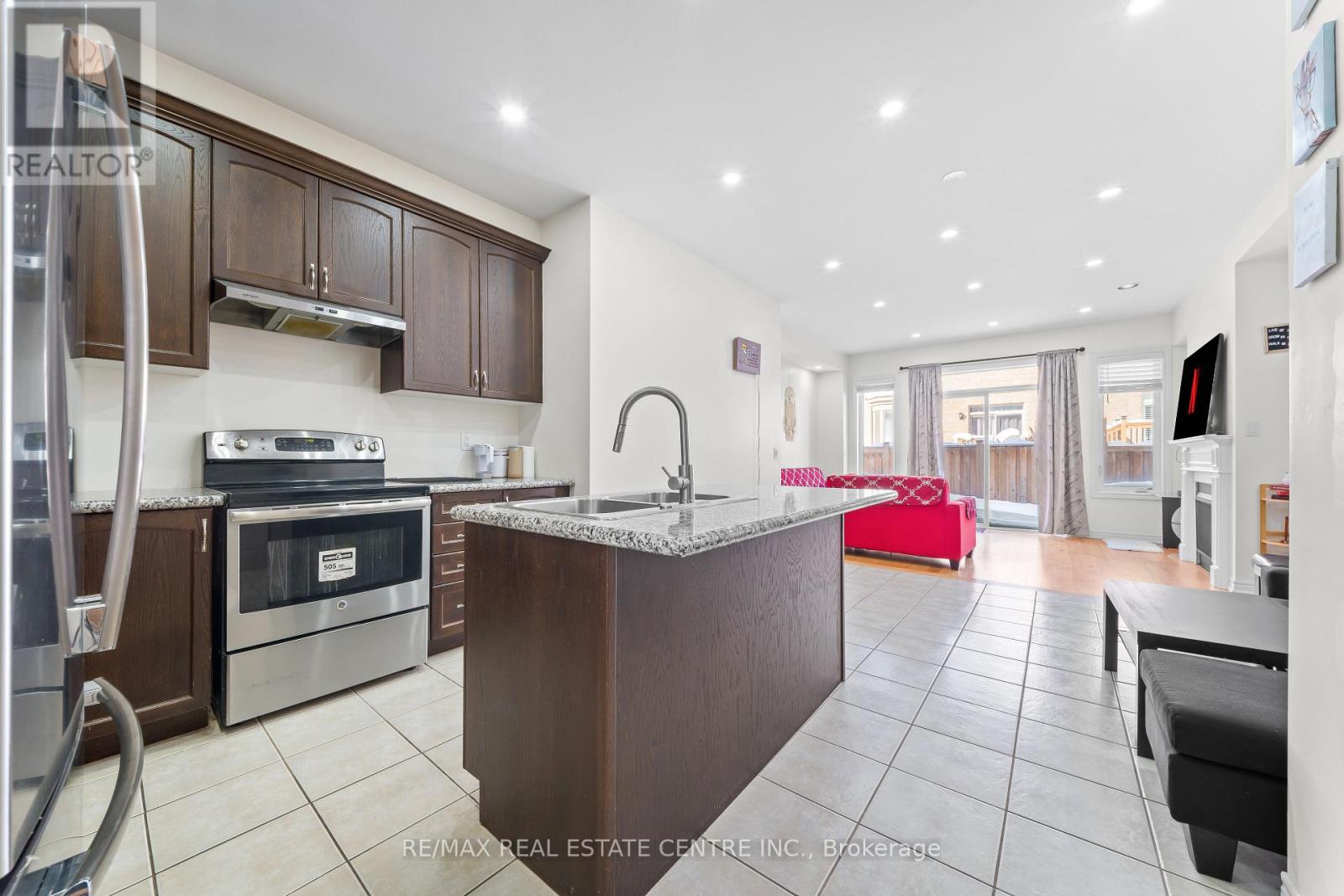 74 Ivor Crescent, Brampton, Ontario  L7A 4L7 - Photo 7 - W12752360