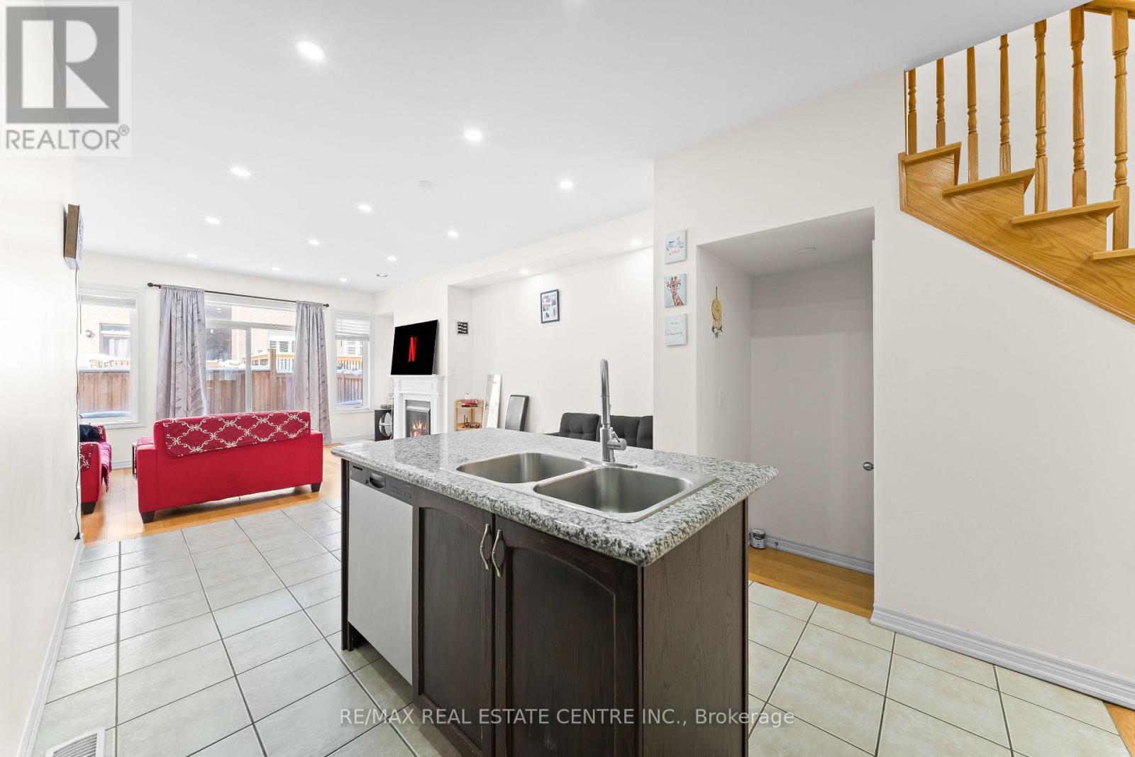 74 Ivor Crescent, Brampton, Ontario  L7A 4L7 - Photo 8 - W12752360