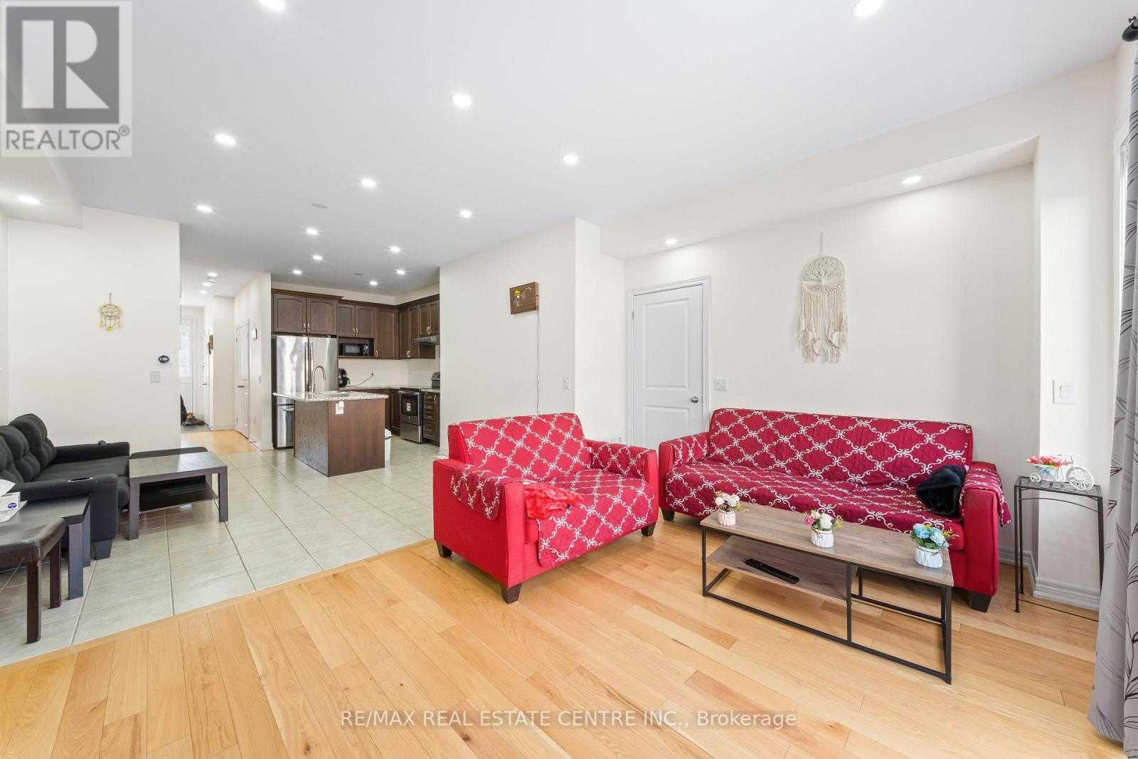 74 Ivor Crescent, Brampton, Ontario  L7A 4L7 - Photo 9 - W12752360