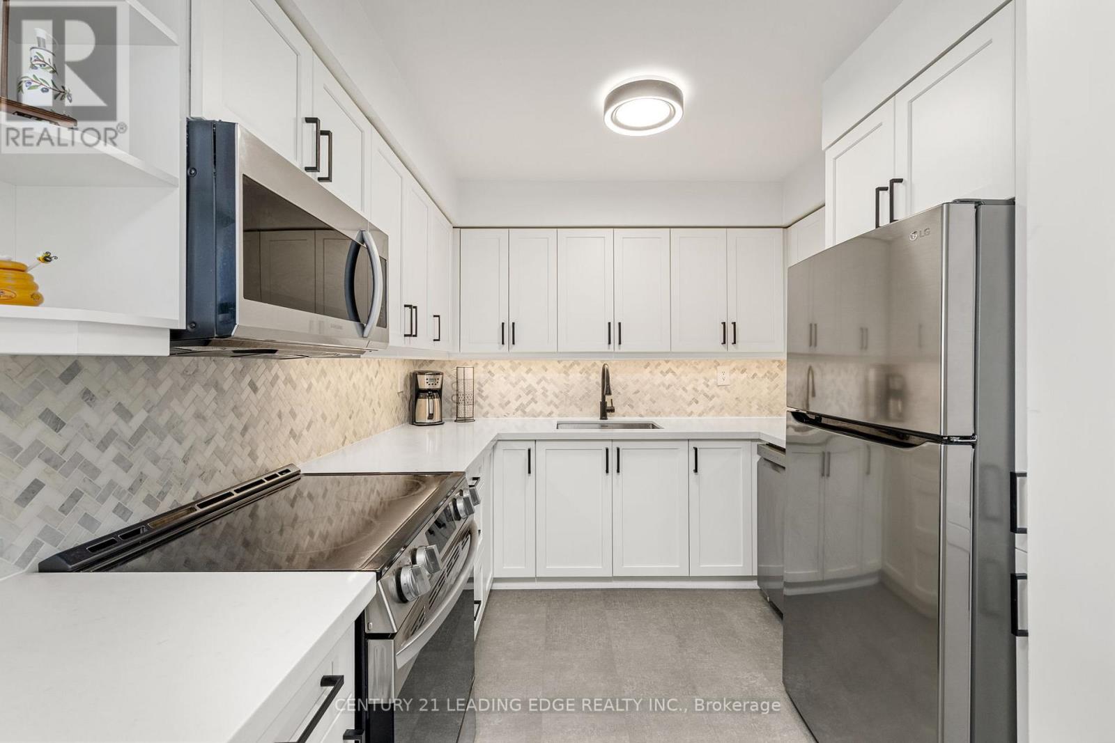 206 - 2199 Sixth Line, Oakville, Ontario  L6H 5V3 - Photo 5 - W12752364